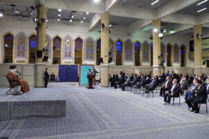 دولت کارهای اقتصادی مهمی در پیش دارد؛ همه کمک کنند تا به نتیجه دست یابد