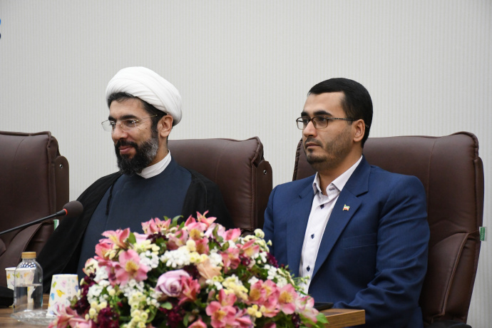 دانشگاه‌ها مسائل کشور را حل کنند