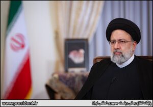 نگران ذخایر کالاهای اساسی نیستیم/ نان، دارو و بنزین گران نمی‌شود