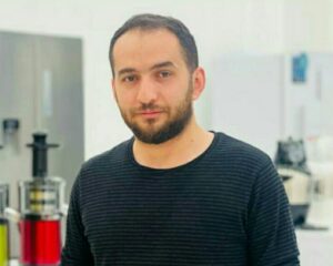 تفهیم اتهام یک منتقد