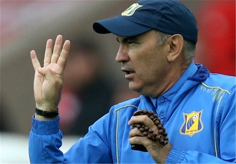 ماجراجویی آقای تسبیح به دست در تراکتور / کاشف استعدادها در سرزمین استعدادهای فراموش شده