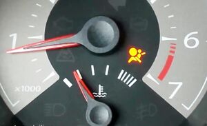 علت روشن شدن چراغ هشدار ایربگ چیست؟