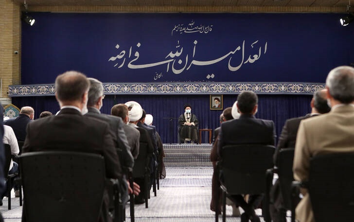 کار اصلی در مبارزه با فساد، در هم شکستن ساختارهای فسادزا است