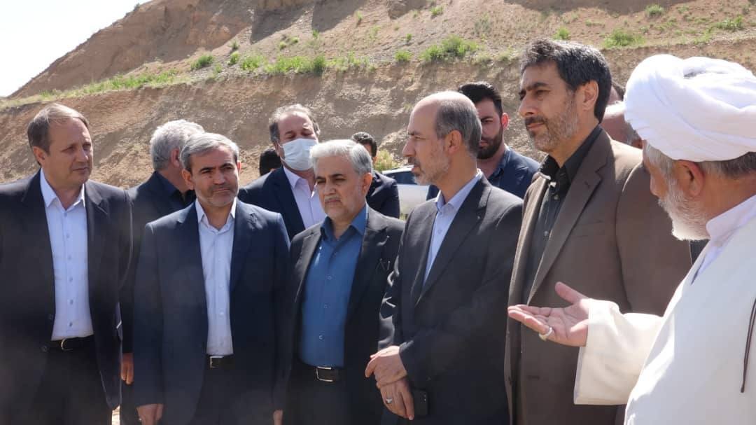 بازدید وزیر نیرو از کارخانه پمپیران در تبریز