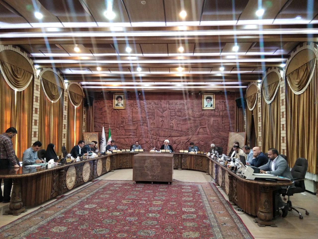 خدمات شهرسازی در خدمت اطبا! / مُفت گیر آوردن زمین فوتبال شهرداری