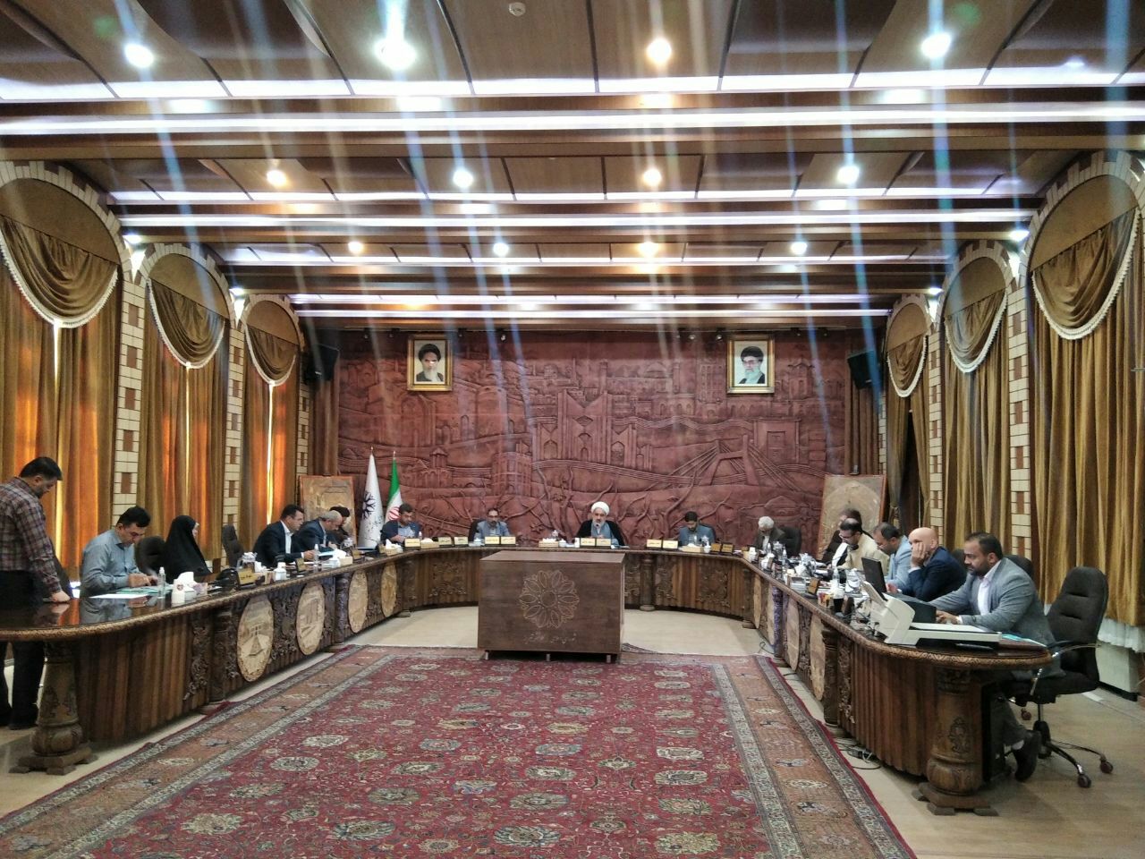 چرا شورا مصوب نمی کند؟ چرا شهردار دستور نمی دهد؟!