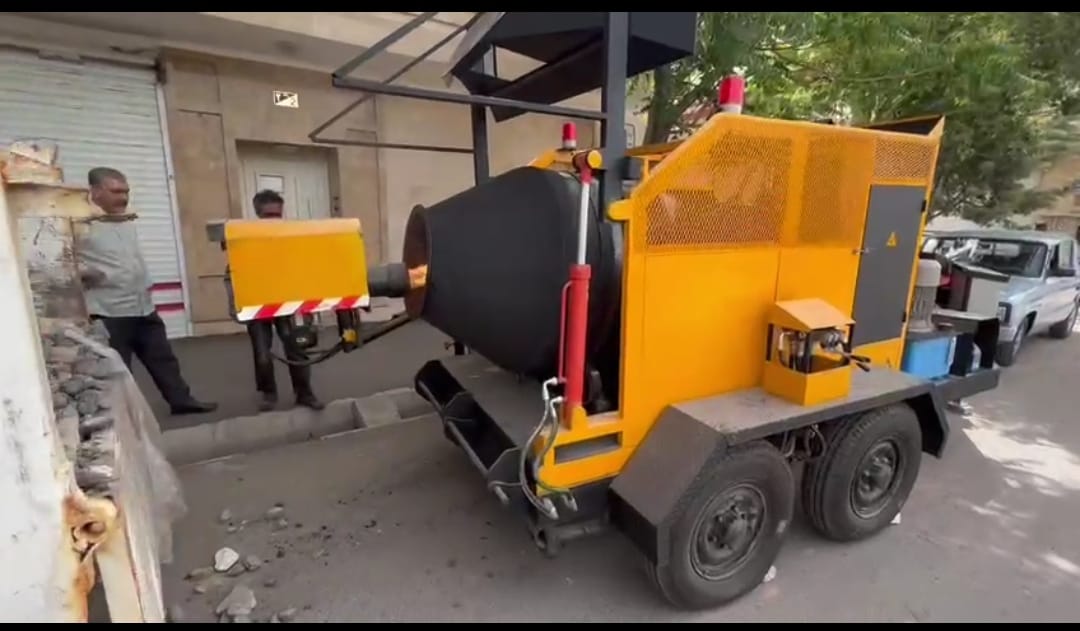 راه اندازی دستگاه سیار بازیافت آسفالت در شهرداری منطقه یک