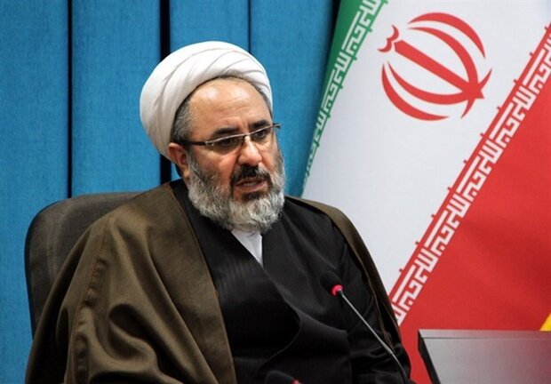 سپاه و بسیج باید برای تبدیل بایدها به باورها تلاش کنند