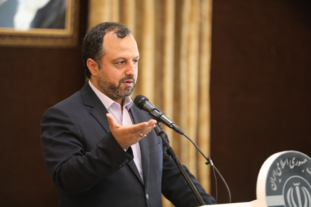 وزیر اقتصاد در راه تبریز