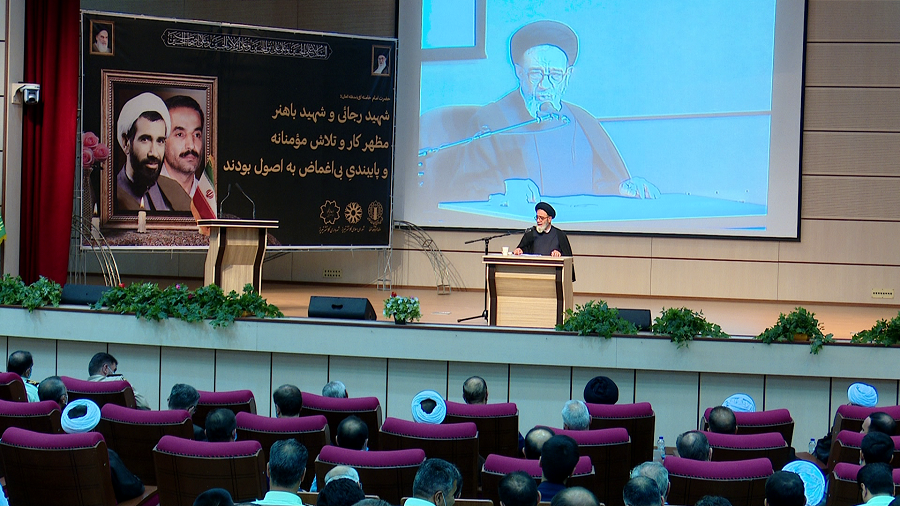 دریاچه ارومیه را سریعا به نتیجه برسانید / مردم آذربایجان نگرانند