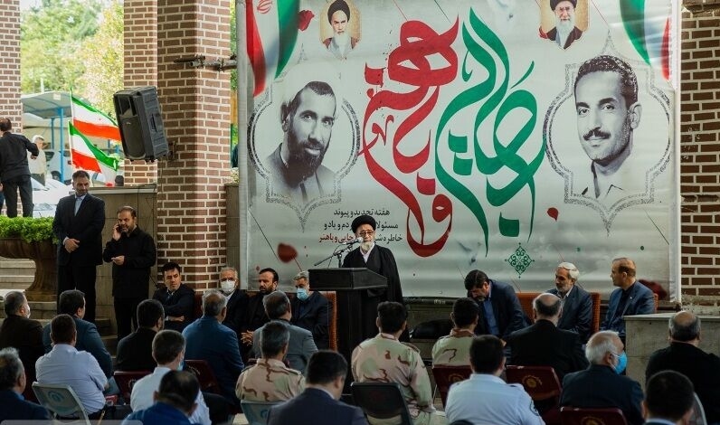 استقرار دولت شهیدان رجایی و باهنر آغاز عصر جدید جمهوری اسلامی بود