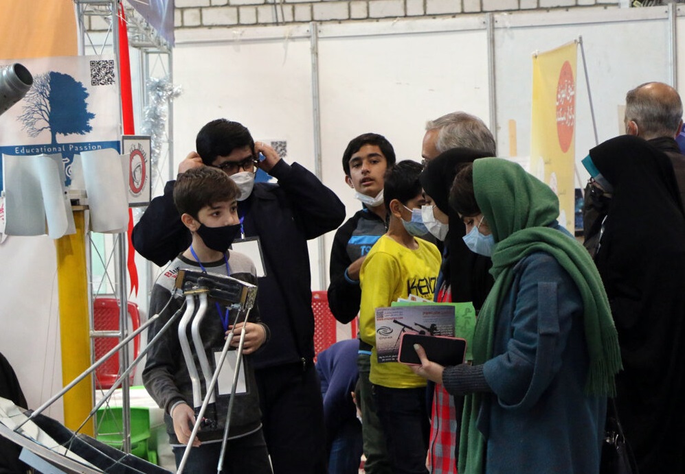 حمایت از کسب و کار فناورانه به شرط فروش! / رباتی برای پاکسازی کامل منطقه عملیاتی جنوب