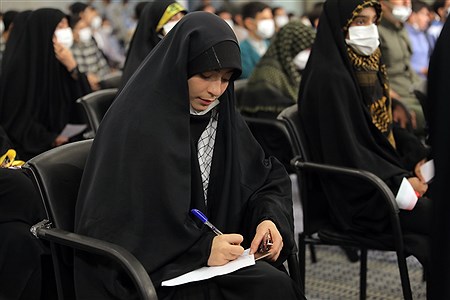 بیقراری برای یافتن پاسخ یک سوال / پیام امید از حسینیه امام(ره) به مدارس تبریز