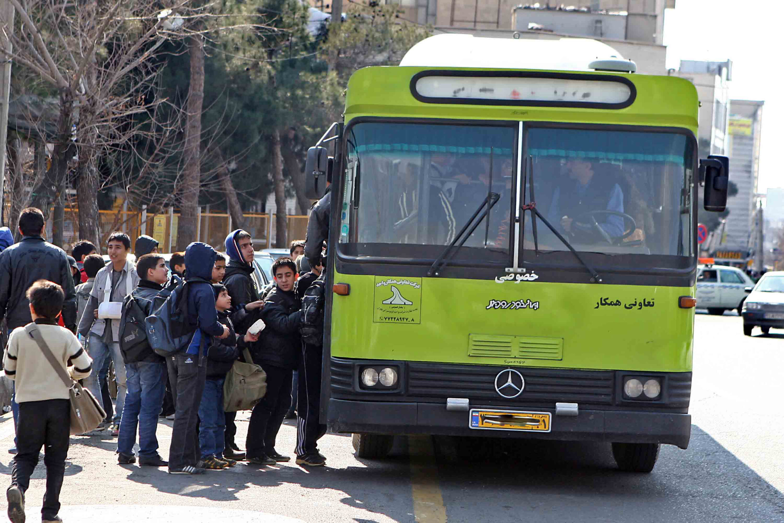 کلاف سردرگم دانش آموزان و مدارس / سرویسی که گران است و اتوبوسی که نیست!