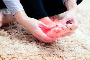 چرا کف پاها داغ می‌شود؟