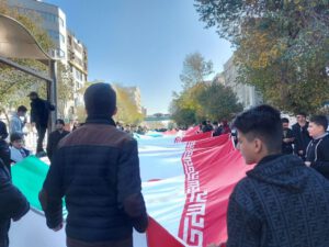 ایستادگی 44 ساله یاران دبستانی / دهه هشتادی ها همچون نسل اول انقلاب