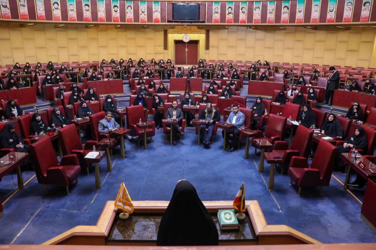 مطالبات و دیدگاه های دانش آموزان تبریزی در حضور مسئولین دولتی