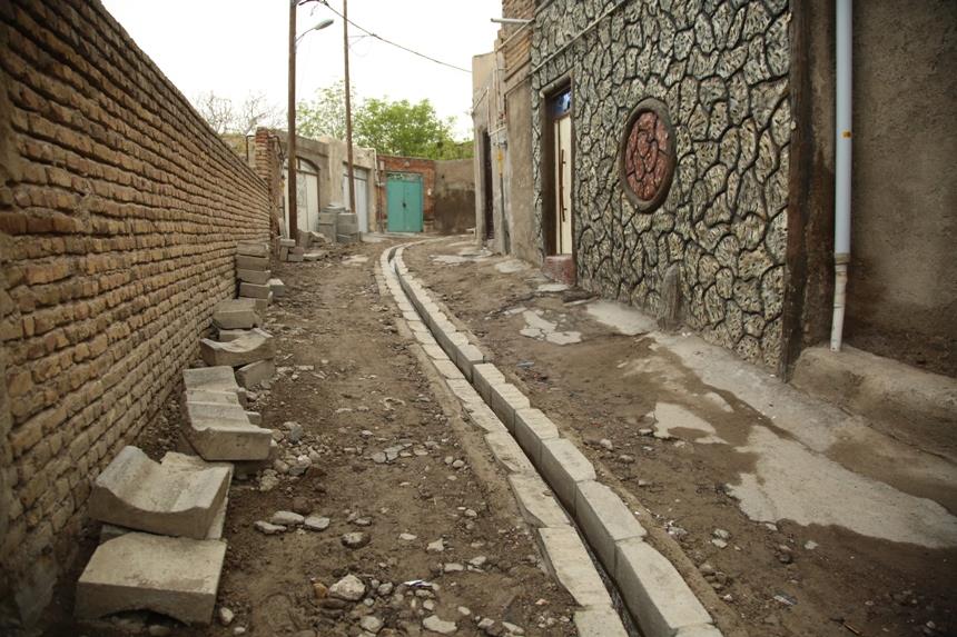 سرریز شدن فاضلاب شهری در رواسان