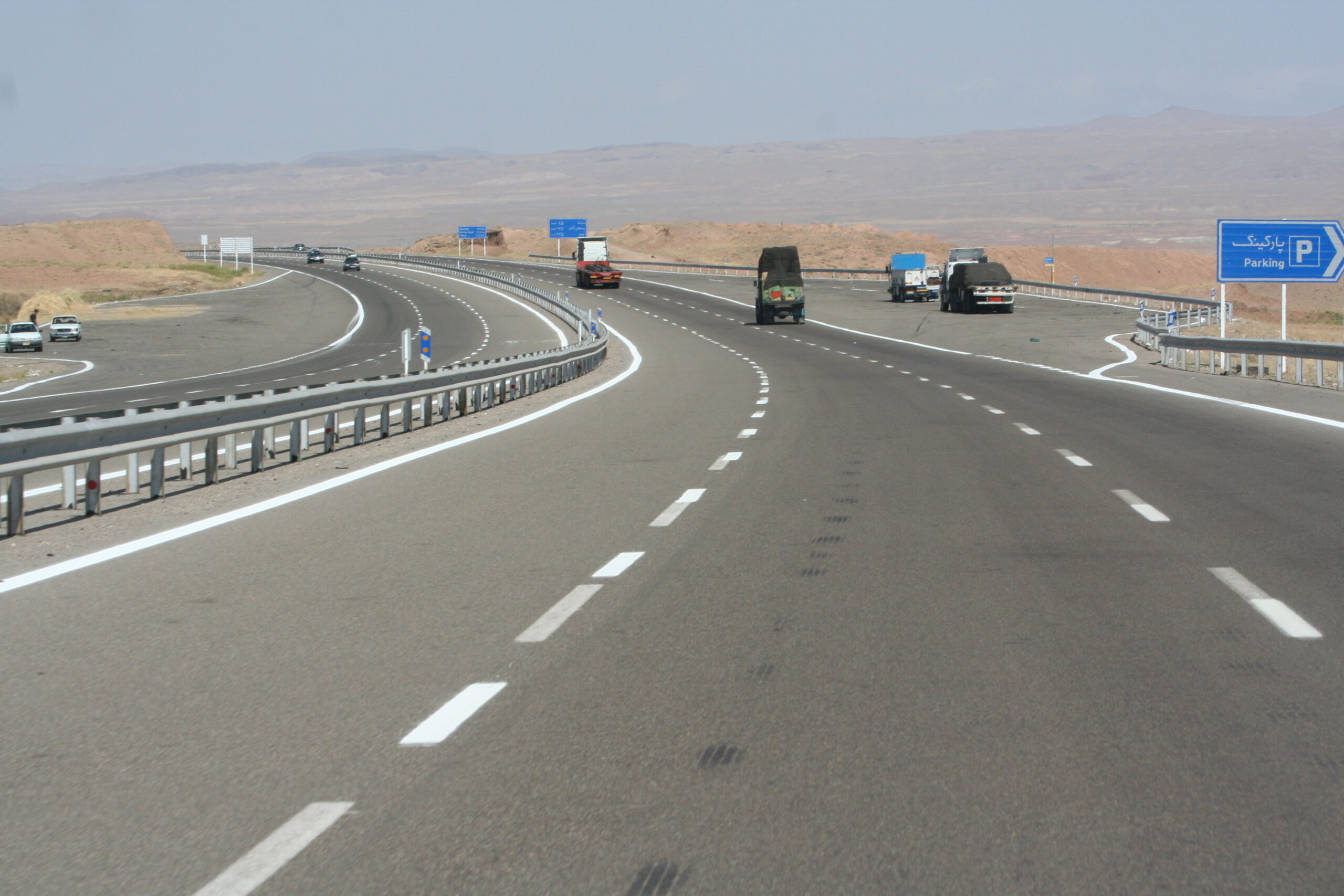 ماجرای میخ پاشی در اتوبان تبریز زنجان چه بود؟ / حمل مشروبات الکلی با پلاک جعلی