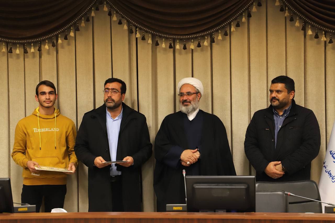 عکاس تبریزبیدار برگزیده مسابقه «همه با هم برای ایران قوی»