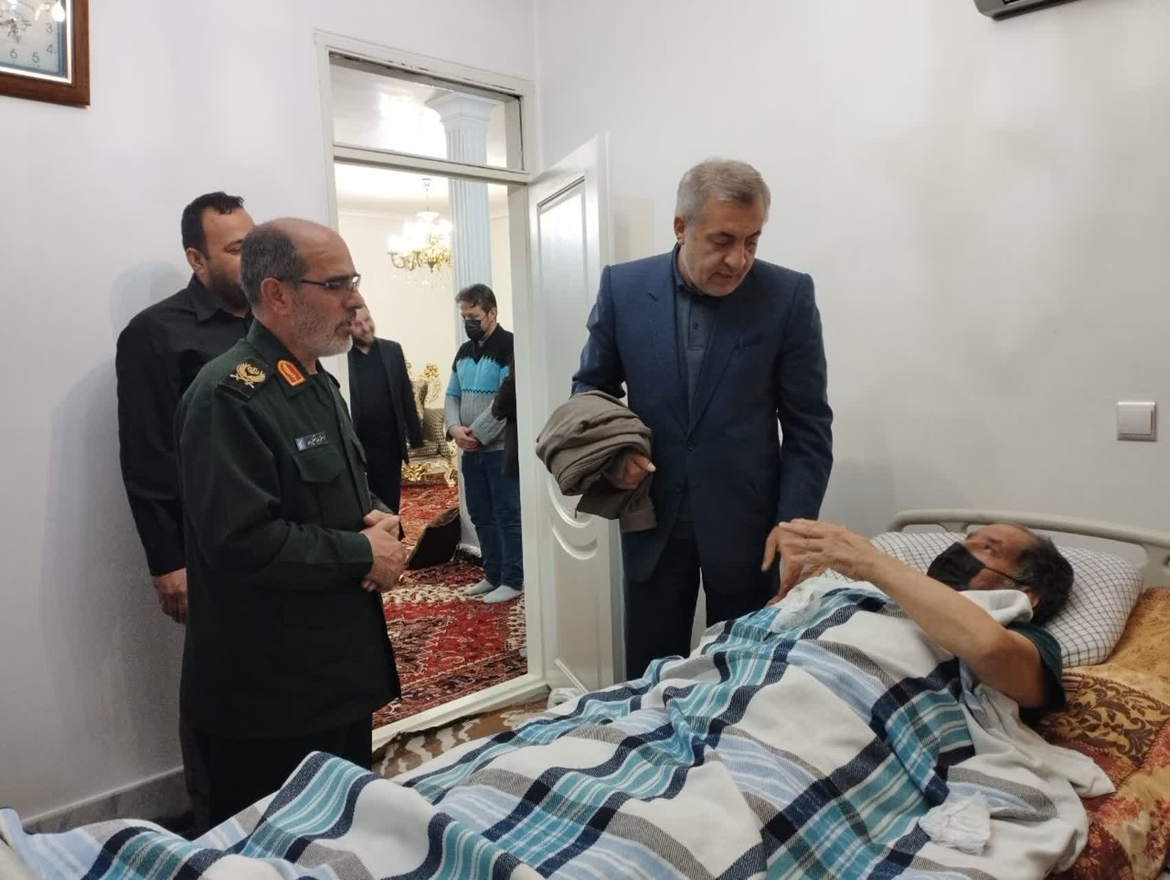 فرزندان راستین انقلاب پای کار انقلاب در سختی ها