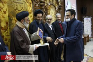 تجلیل از برگزیدگان کتاب سال استان