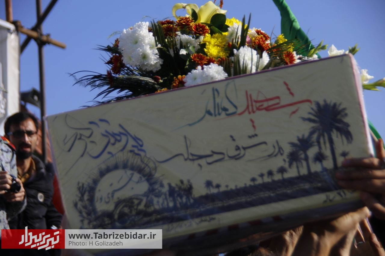 دانش آموزان تبریز میزبان دو شهید گمنام دانش آموز / پویش جان فدا برای رفقای  شهید