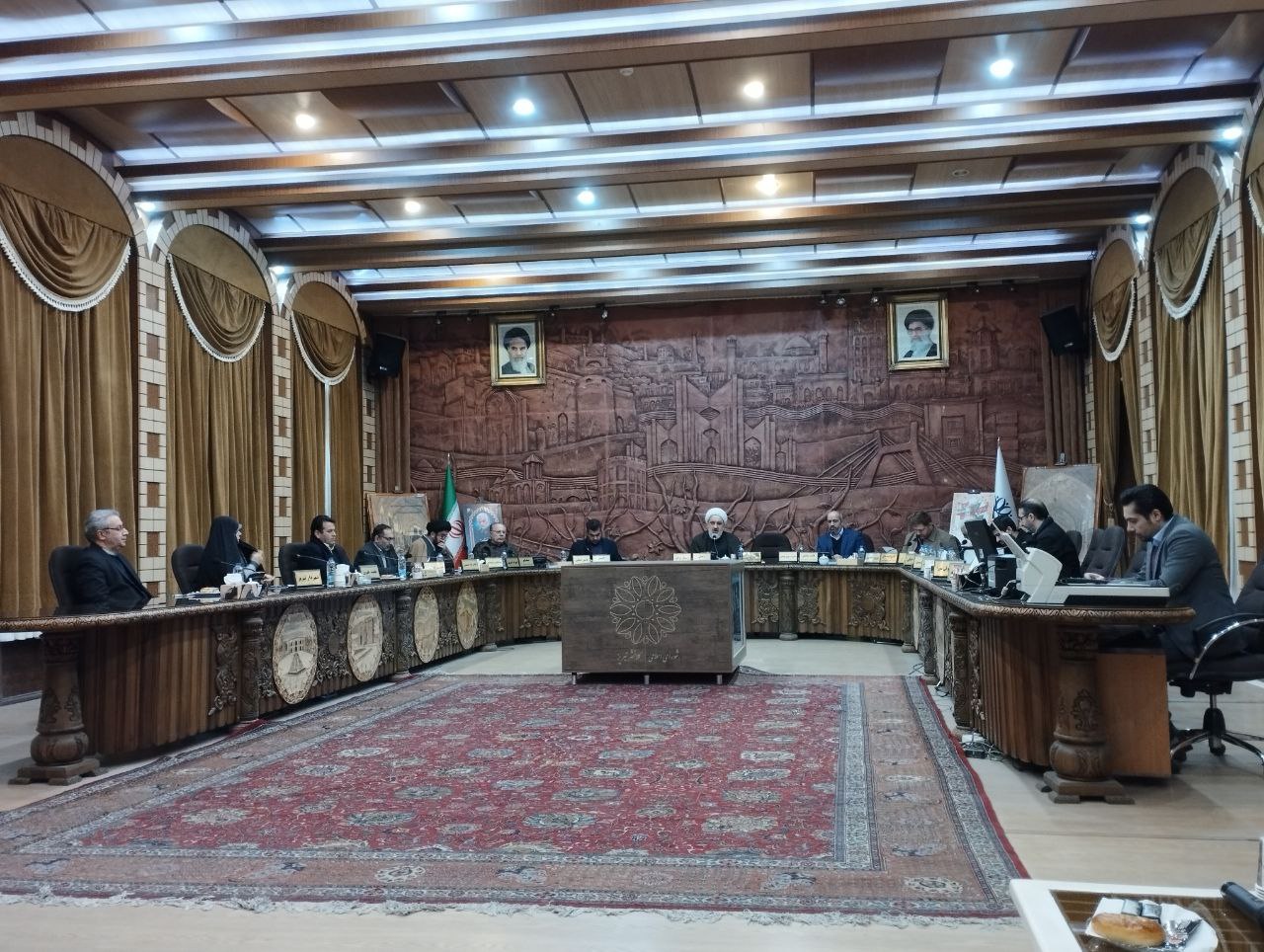 آب هست ولی کم است / اتمام حجت برگی با هوشیار / بی حجابی در اتوبوس ها