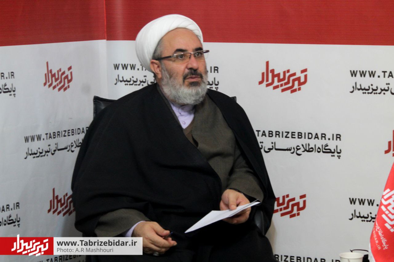 حاج قاسم بایدها را به باور تبدیل کرد / سرباز صفر بودن برای مردم را به ریاست جمهوری ترجیح می داد