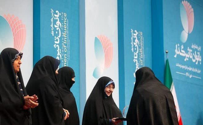 تجلیل از دو بانوی تاثیرگذار تبریزی