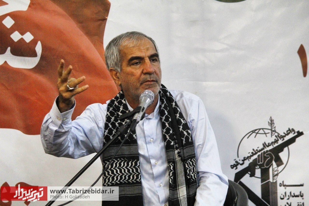 حاج قاسم اسوه است نه اسطوره / زمان کرونا جمکران و نماز جمعه تعطیل شد اما کیش و بیلیارد آزاد!