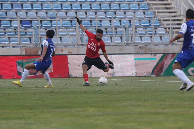 تراکتور ۲- استقلال صفر/ موتور سرخ پوشان در سرمای تبریز روشن شد