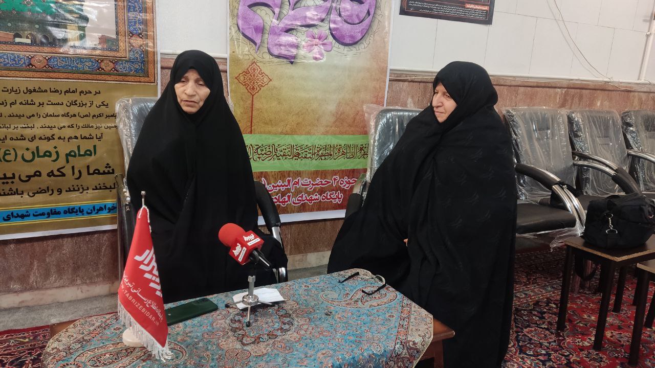 حکومت نظامی؛ پذیرایی از راهپیمایان و سربازان در خانه / اعدام نمادین شاه در تبریز