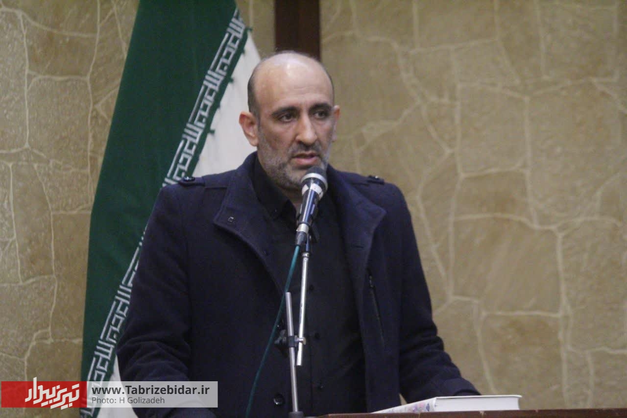 رونمایی از مجموعه کارت پستال تبریز پیشرو / تولید اثر طبق ذائقه دانش آموزان و دانشجویان