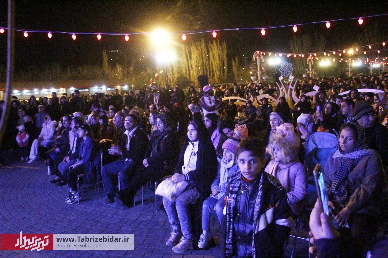 دست دست نکن، دل به سخاوت یک دله کن / آزادی به صرف افطار