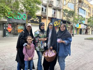 سورپرایز هیات دخترانه برای دختران تبریزی / حس رفاقت با هر نوع پوشش و عقیده
