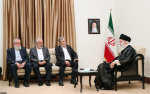 رژیم صهیونیستی اکنون در موضع انفعال قرار دارد/ سران رژیم صهیونیستی حق دارند نگران ندیدن هشتاد سالگی باشند/ کلید اصلی مبارزه، اقتدار روز افزون در کرانه باختری است
