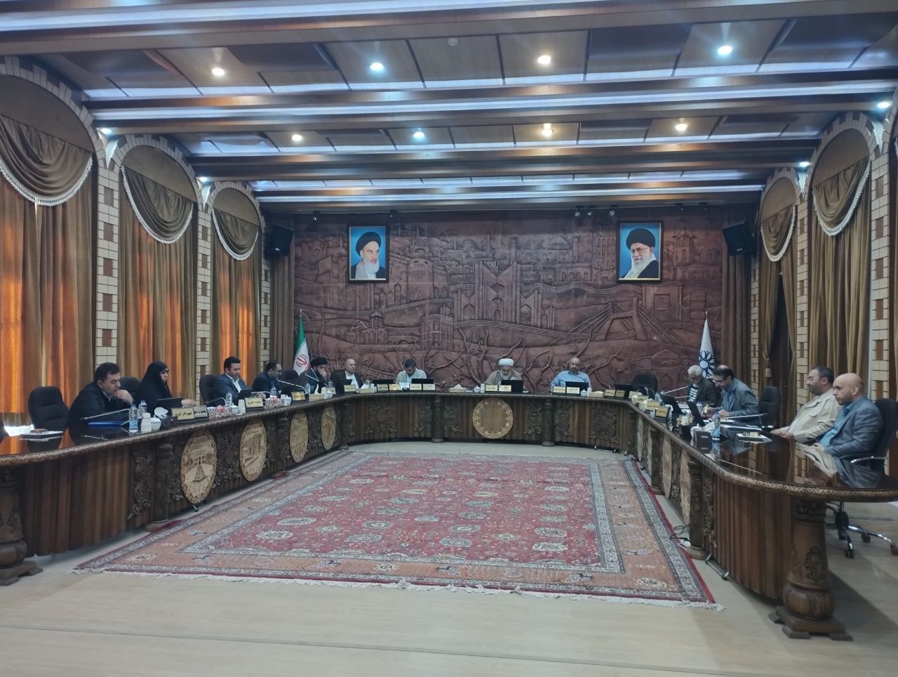 روایت اقتدار شورای شهر به سبک اسوتچی! / تبریز شهر بدون نیمکت