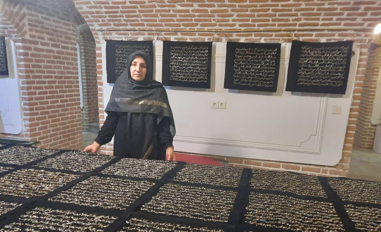 سرمه‌دوزی آیات قرآنی توسط هنرمند تبریزی