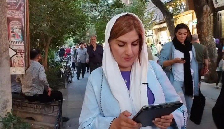 اعتراضِ مانتویی ها!