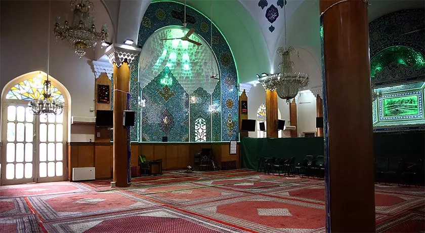 از مسجد گریزی تا کافه گرایی / درهای همیشه بسته مساجد