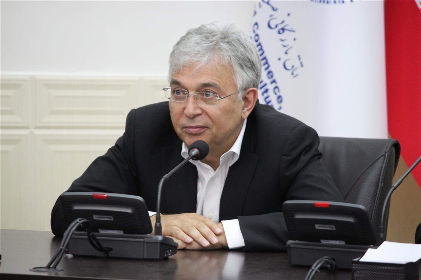 کمبود نیروی کارگری بدلیل مهاجرت و عدم تطبیق با رشته تحصیلی