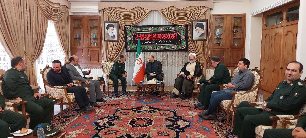 سردار عباسقلی‌زاده: سپاه همواره برای حل مسائل مردم کنار دولت ایستاده / خرم:سپاه پشتوانه بزرگی برای دولت‌هاست