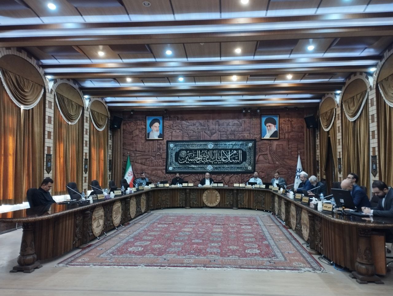 از سرویس مدارس تا مزایای کارگران / احداث بازارچه های محلی به حال خود رها شده