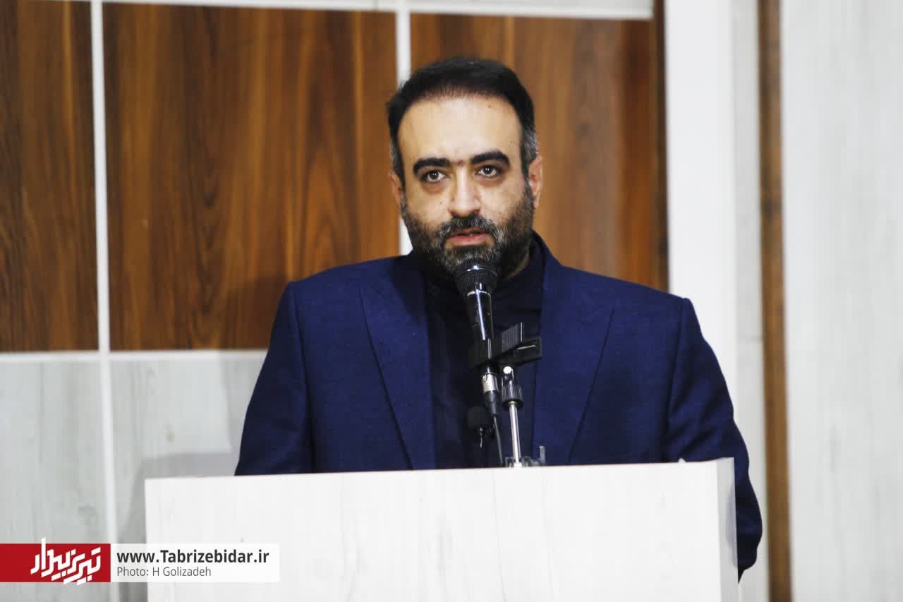 با دمیدن روح هنر در تولید محتوا، آثاری برای شهدای لشکر عاشورا کار کنید