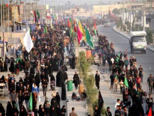 بی مهری عوارضی با زائران اربعین / سواری ها پول دادند، به بقیه هم اتوبوس نرسید!