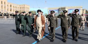هشدار فرمانده کل قوا: صهیونیست‌ها بدانند با قتل عام مردم غزه سیلی سنگین‌تری خواهند خورد