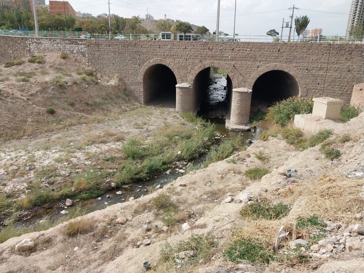 پارلمان تبریز روی آب! / مهرانه رود تشنه لایروبی