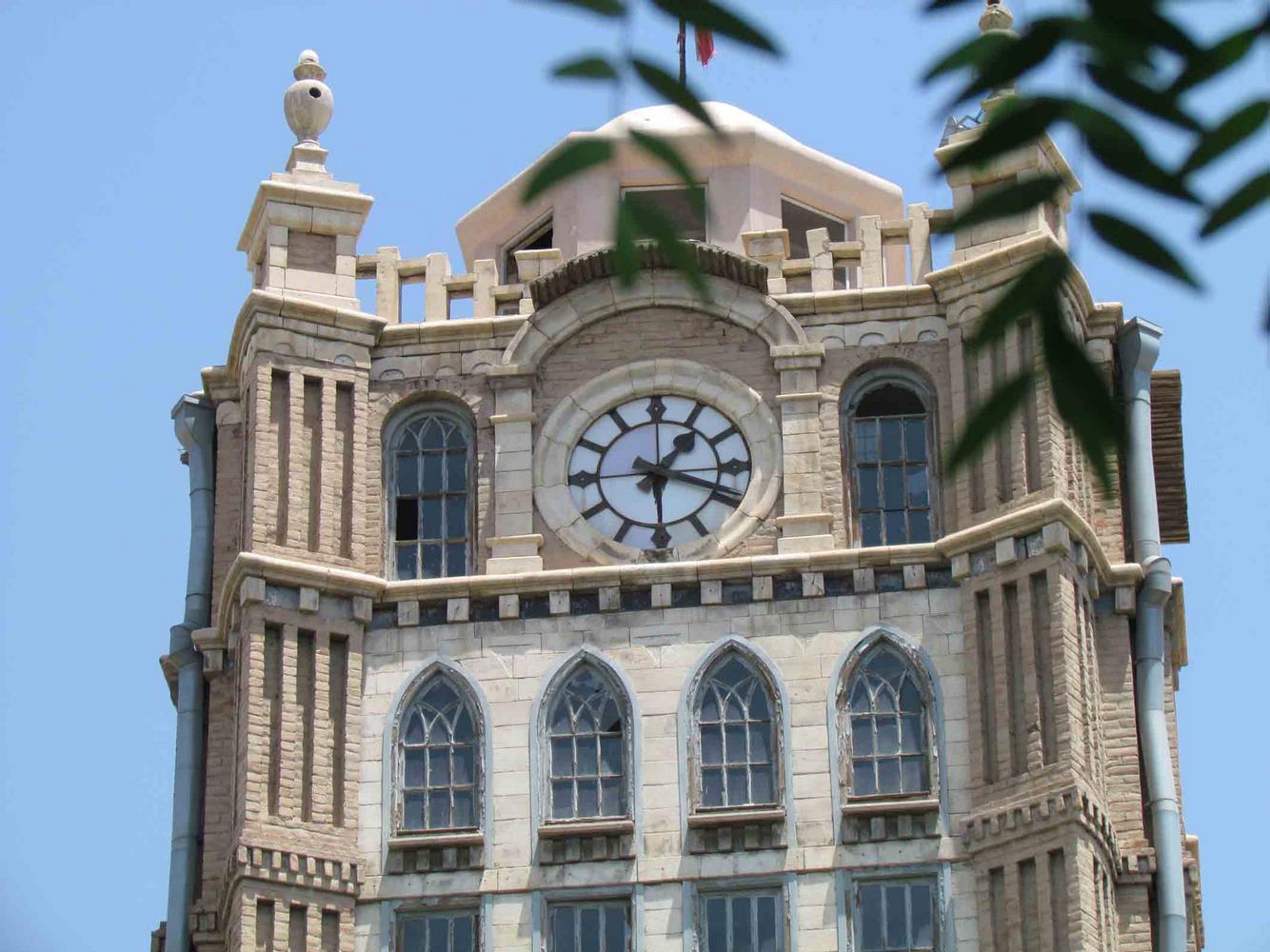 وعده ۱۰ روزه شهردار برای تخلیه برج ساعت / مقصد بعدی شورای شهر کجاست؟