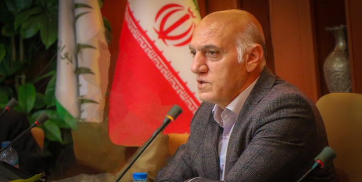 چمن ورزشگاه یادگار امام (ره) تبریز باید تعویض شود